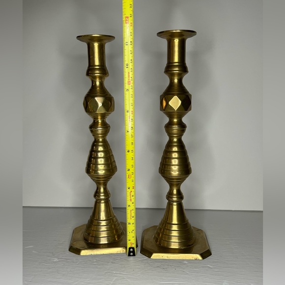 Victorian English Brass Beehive Push Up 11.5" Candlesticks (interior rods MIA) - Picture 8 of 10